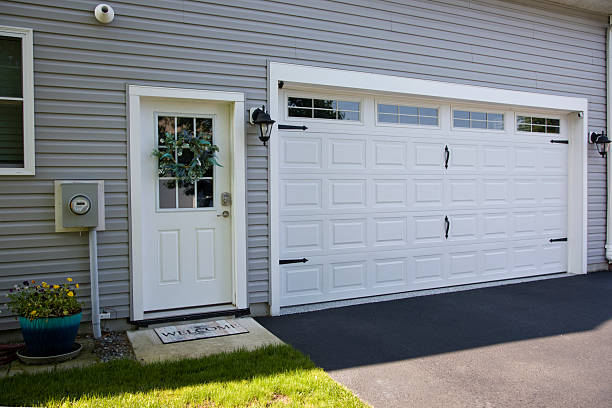 24/7 Emergency Garage Door Panel Replacement experts in Fitchburg, MA
